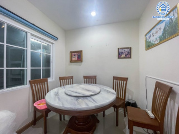 *****ทาวน์โฮมมือสองกรุงเทพมหานคร ม.โกลเด้นซิตี้ สาทร เนื้อที่มากถึง 20.6 ตร.ว. ฟังก์ชันจัดเต็ม 4 ห้องนอน 4 ห้องน้ำ 2 ที่จอดรถ บ้านตกแต่งใหม่ พร้อมอยู่ แถมฟรี! 3 เครื่องปรับอากาศ ทำเลดี  5 นาทีถึงรถไฟฟ้าสายสีเขียว "สถานีวุฒากาศ" ห้ามพลาด!